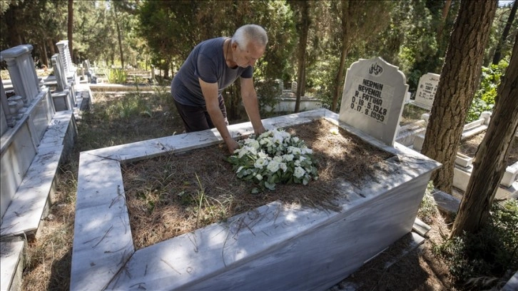 Marmara Depremi'nde eşini kaybeden eski milli güreş hakemi yaşadıklarını anlattı