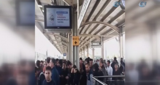 Marmaray'da seferler durdu