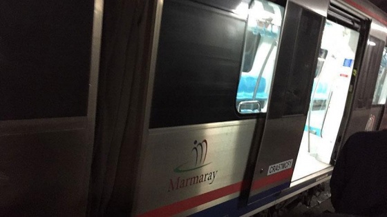 Marmaray'da teknik arıza seferleri aksattı