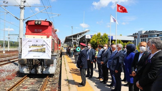 Marmaray'dan geçen yurt içi yük treni Tekirdağ'a ulaştı