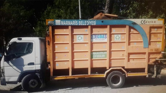 Marmaris'te 12 kaçak göçmen çöp kamyonunda yakalandı