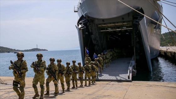 'Mavi Vatan'ın yılmaz bekçileri bayramda da görevde