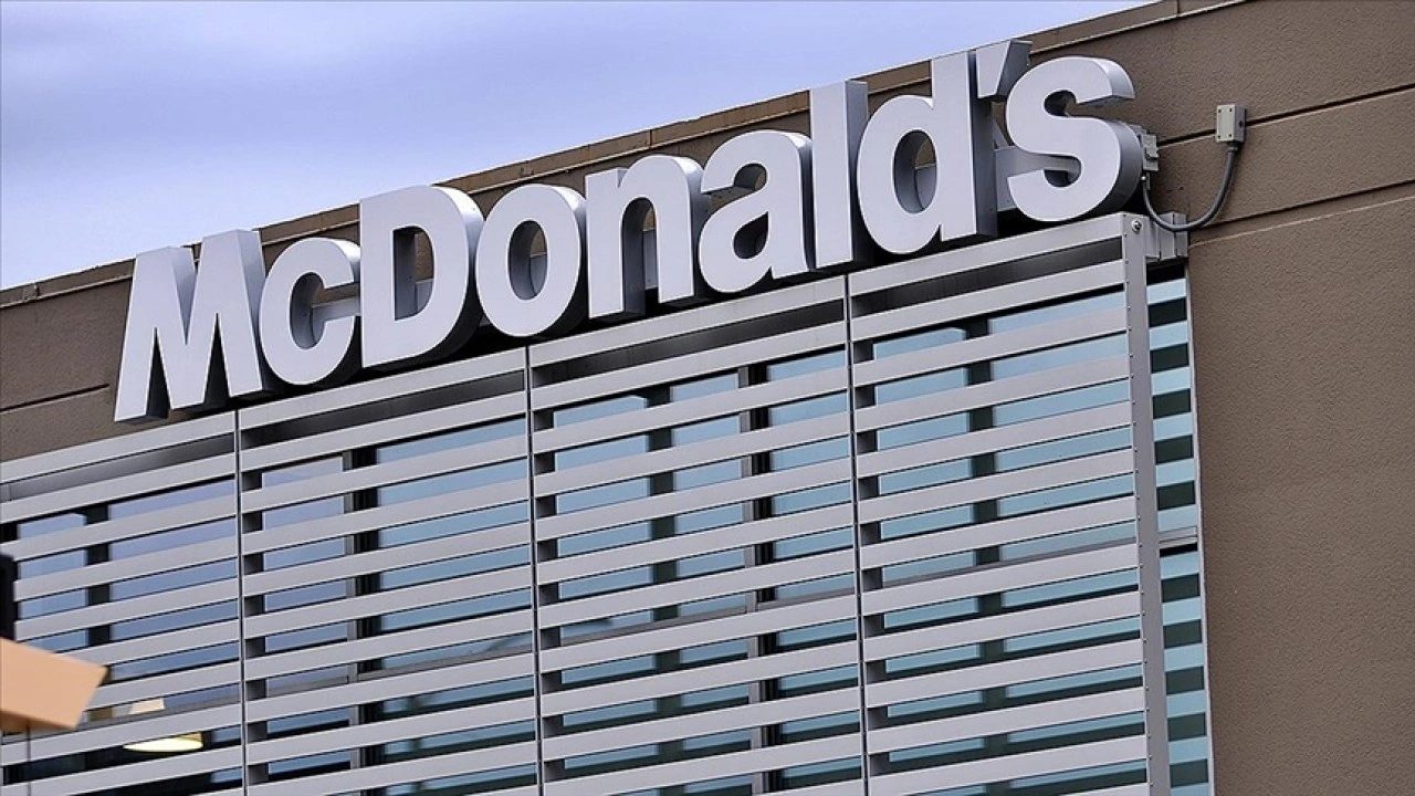 McDonald's'ın küresel satışları üçüncü çeyrekte de geriledi