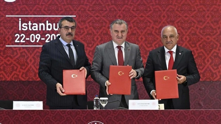 MEB, GSB ve TFF arasında "Futbol Gelişim Projesi İş Birliği Protokolü" imzalandı