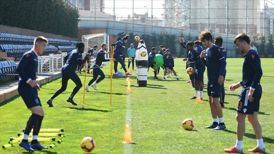 Medipol Başakşehir'in konuğu Çaykur Rizespor