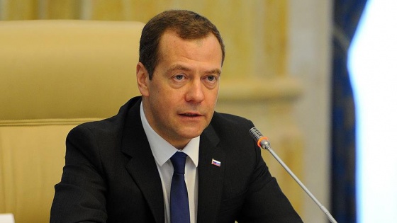 Medvedev İstanbul'da KEİ zirvesine katılacak