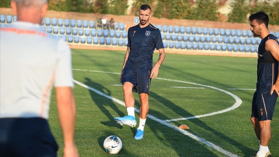 Mehmet Topal Başakşehir'le ilk idmanına çıktı