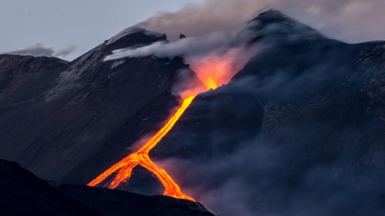 Meksika'da Popocatepetl Yanardağı patladı