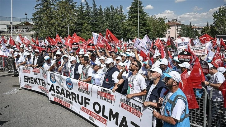 Memur-Sen Konfederasyonuna bağlı sendikaların Bolu'dan başlattığı yürüyüş Ankara'da sona erdi