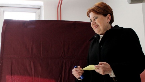 Meral Akşener oyunu kullandı