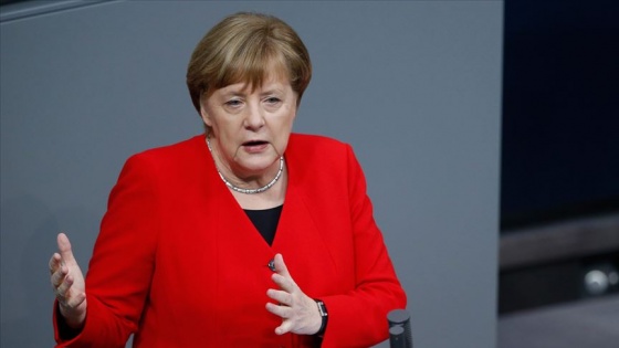 Merkel'den 'yardım kurallarını gevşetin' çağrısı