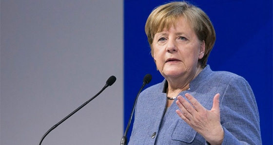 Merkel’den yeni yıl mesajı: &#39;Uluslararası sorunlarda daha fazla sorumluluk alacağız &#39;