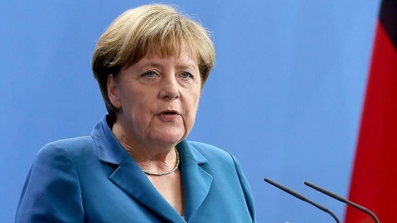 Merkel'e göre Kovid-19/ koronavirüs aşısı için 8 milyar avro gerekiyor