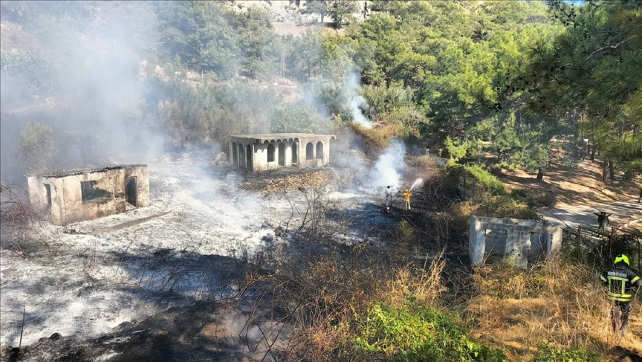 Mersin Anamur'da çıkan orman yangını kontrol altına alındı