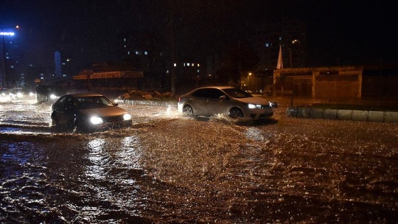 Mersin'de eğitime 'şiddetli yağış' engeli