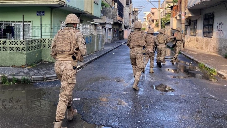 Mersin merkezli jandarma operasyonunda 23 PKK/KCK şüphelisi yakalandı