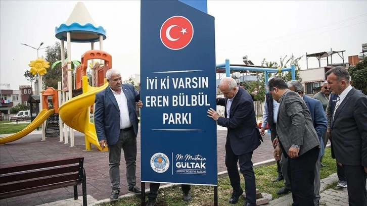 Mersin'de isim önergesi reddedilen parka Eren Bülbül'ün adını taşıyan tabela dikildi