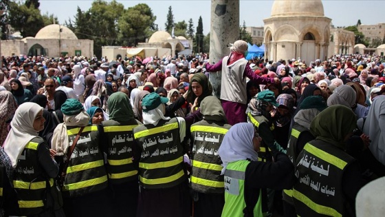 Mescid-i Aksa'da ramazanda düzeni gönüllü kadınlar sağlıyor