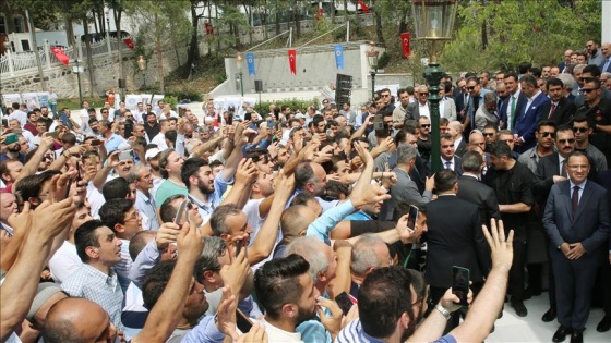 'Mescitler yeryüzünde Allah'ın ibadet yerleridir'