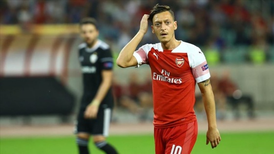 Mesut Özil'den 'evde kalanlara' Arsenal maçına davetiye