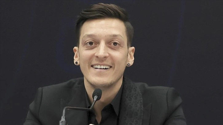 Mesut Özil, Medipol Başakşehir'de