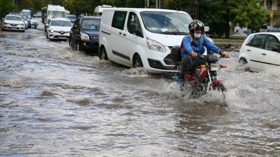 Meteorolojiden 3 il için gök gürültülü sağanak uyarısı