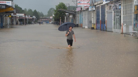 Meteorolojiden 3 il için sel ve heyelan uyarısı