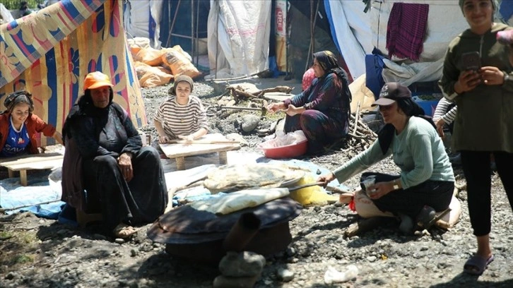 Mevsimlik tarım işçileri fındık hasadı için gün sayıyor