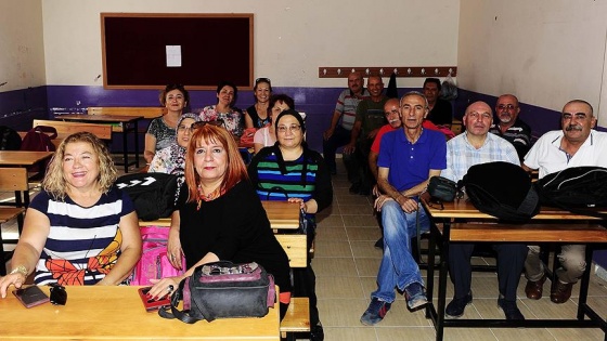 Mezun oldukları okulda 45 yıl sonra buluştular