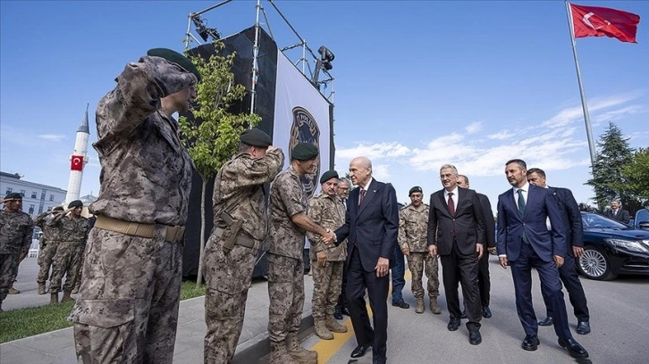 MHP Genel Başkanı Bahçeli, Özel Harekat Başkanlığını ziyaret etti