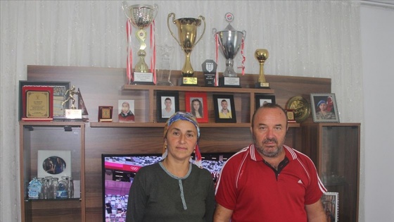 Milli atlet Necati Er'in ailesi, oğullarının olimpiyatlardaki final mücadelesini heyecanla izledi