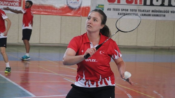 Milli badmintoncu Bengisu, olimpiyat kotası için sıkı çalışıyor