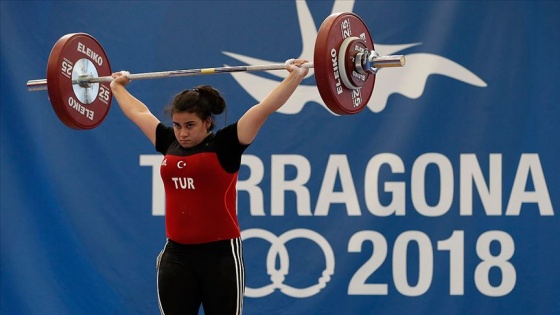 Milli halterci Dilara Narin'in 2018 Gençlik Olimpiyatları'ndaki madalyası 'altın'