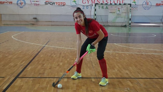 Milli hokeyci Zeliha Kendir'in hedefi kendi gibi sporcular yetiştirmek