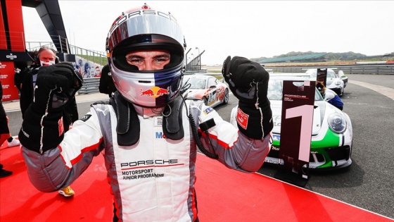 Milli otomobil yarışçısı Ayhancan Güven'den Bahreyn’de çifte zafer