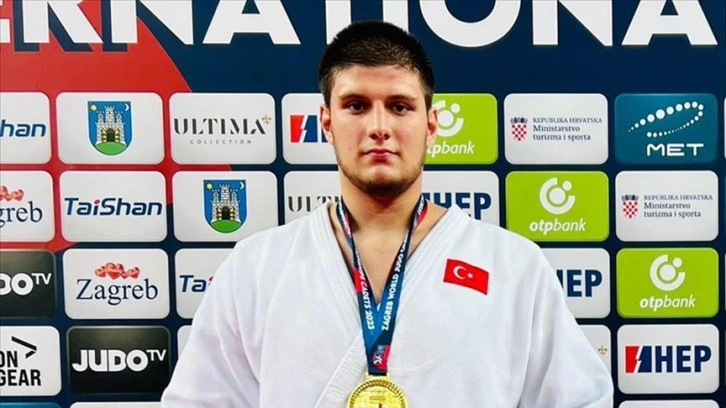 Milli sporcu İbrahim Tataroğlu Paris'te son 16 turuna yükseldi