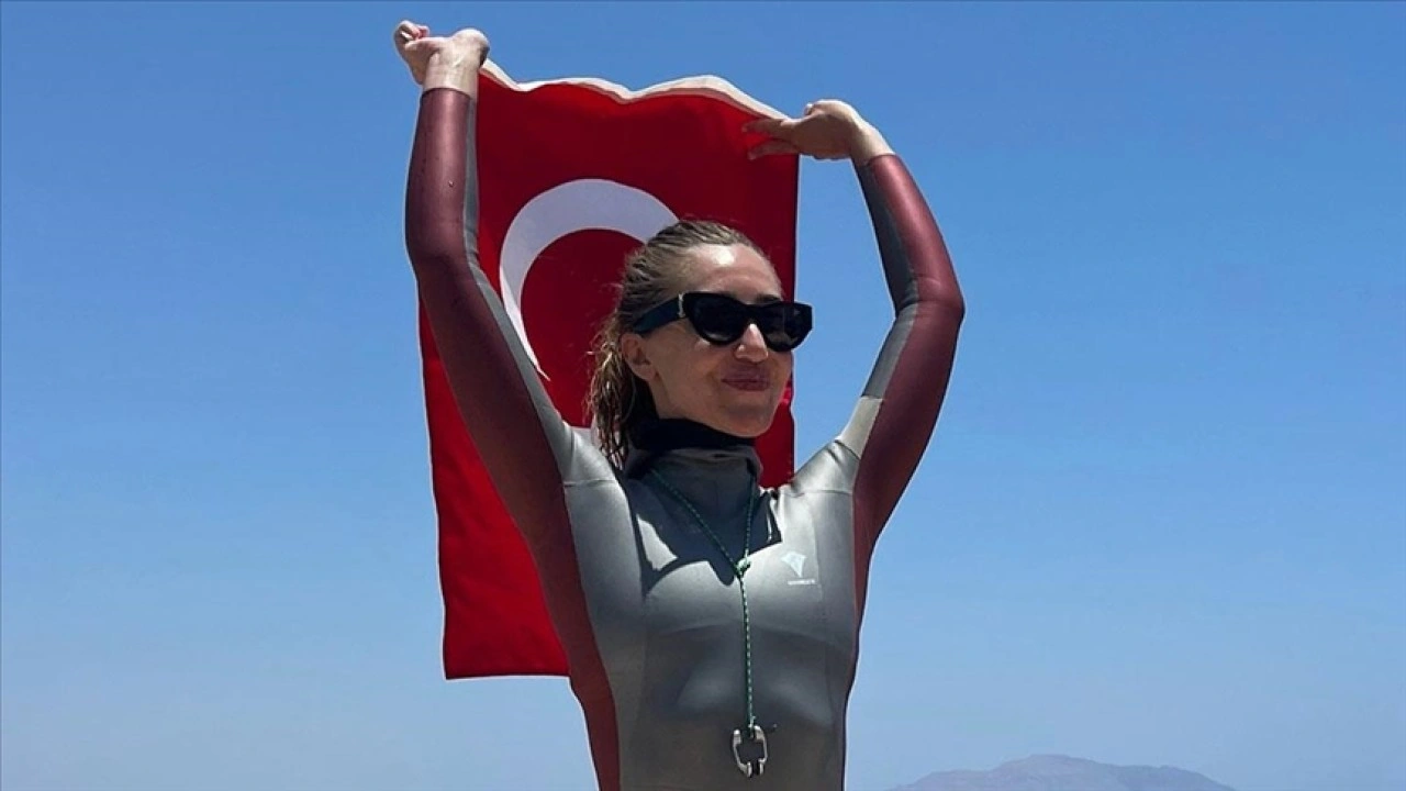 Milli sporcu Şahika Ercümen, Serbest Dalış Dünya Şampiyonası’nda Türkiye rekoru kırdı