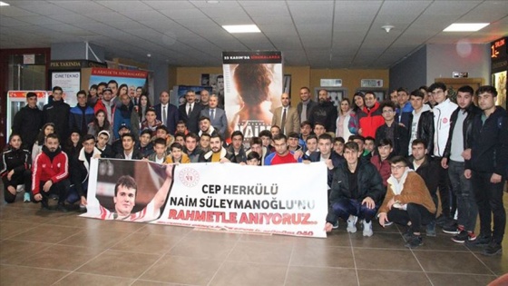 Milli sporculara 'Cep Herkülü: Naim Süleymanoğlu' filmiyle motivasyon