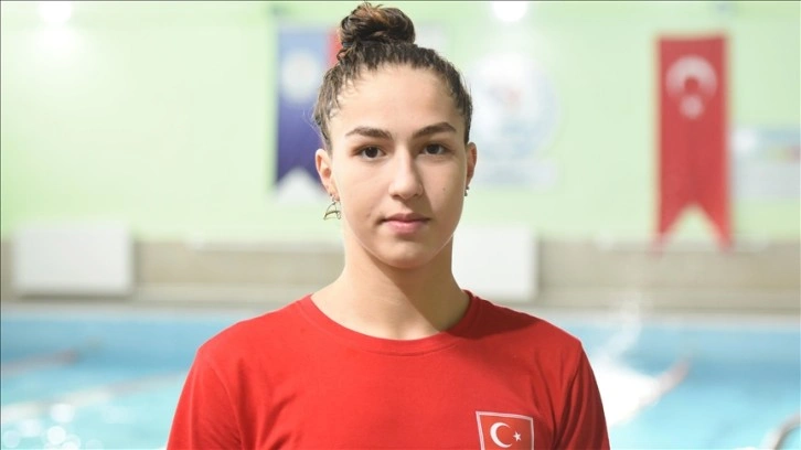 Milli yüzücü Burcunaz Narin, Dünya Gençler Açık Su Yüzme Şampiyonası'nda gümüş madalya kazandı