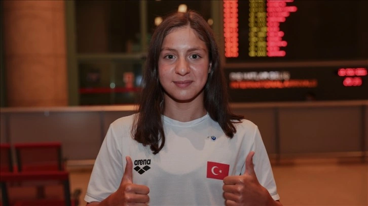 Milli yüzücü Merve Tuncel, gençlerde Avrupa şampiyonu oldu