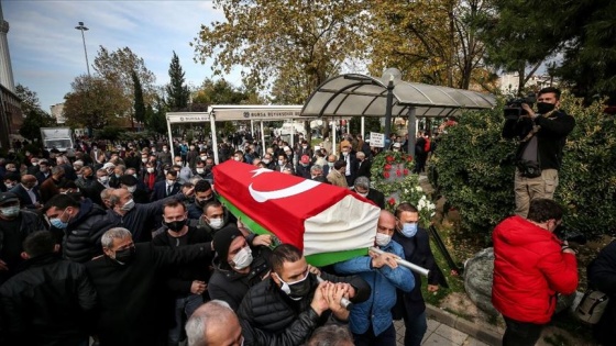 Minderin 'altın adamı' Reşit Karabacak Bursa'da son yolcuğuna uğurlandı