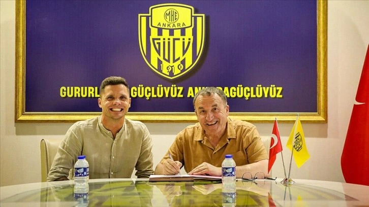 MKE Ankaragücü, Polonyalı kaleci Rafal Gikiewicz'i transfer etti