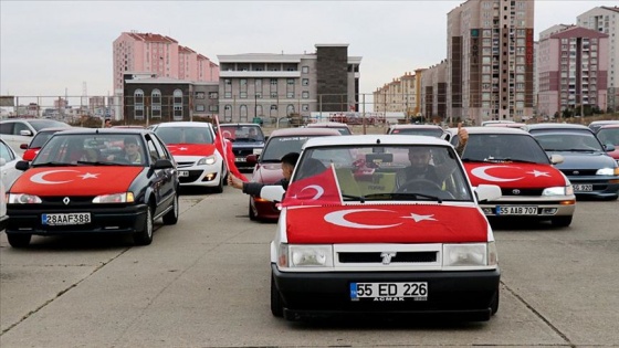 Modifiye araç tutkunları şehitleri andı