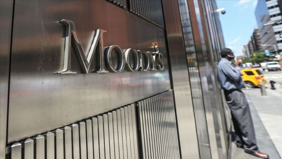 Moody’s Kovid-19 nedeniyle küresel büyüme tahminini düşürdü