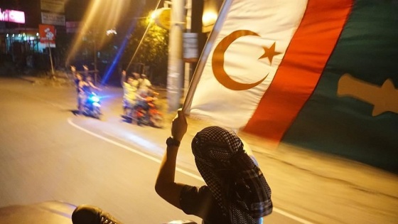 Moro Müslümanlarının yeni bayrağı kabul edildi