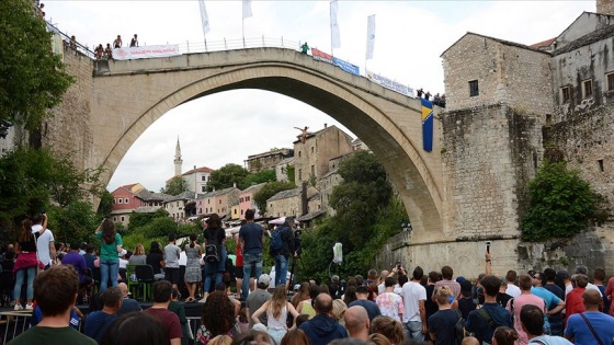 Mostar Köprüsü'nde geleneksel atlama yarışları yapıldı