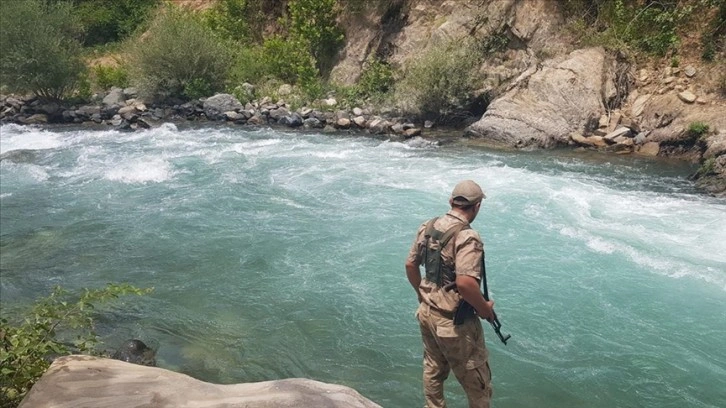 Müküs Çayı'na düşen hemşireyi arama çalışmaları 28'inci gününde