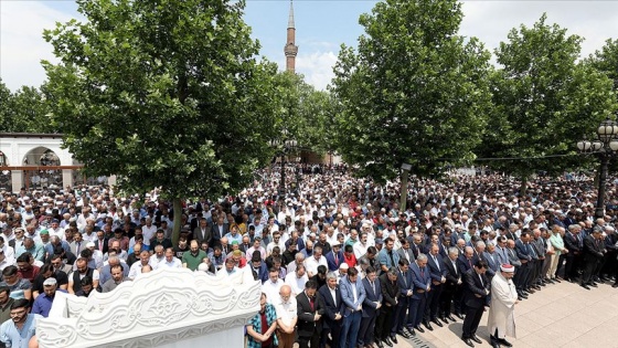 Mursi için yurt genelinde gıyabi cenaze namazı kılındı