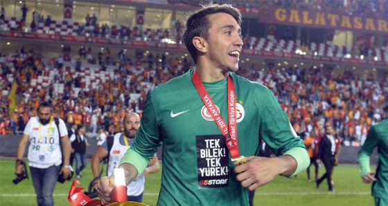 Muslera adım adım rekora gidiyor