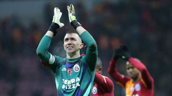 Muslera, oğluna 'Ege Muslera' ismini veren taraftara teşekkür etti